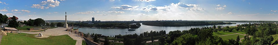 Belgrado: The confluence of the Sava into the Danube at Belgrade