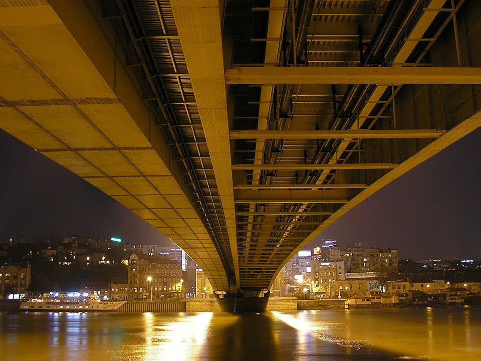 Belgrado: Belgrade - Branko's Bridge construction underneath