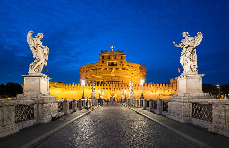 Roma: Engelsburg und Engelsbrücke abends